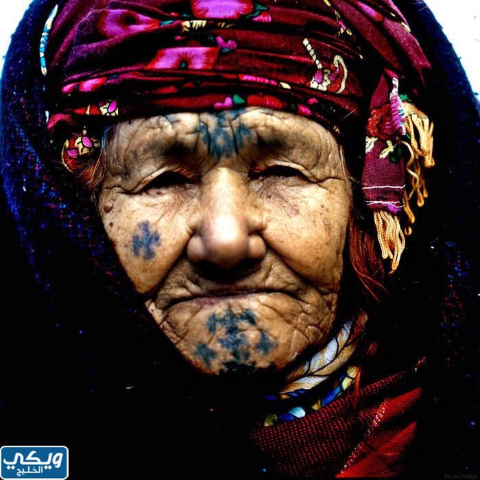 صور وشم الذقن عند البدو