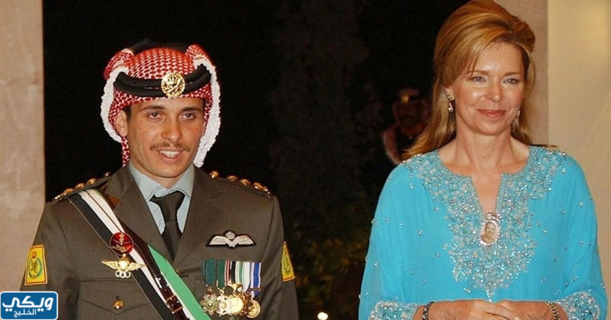 الأمير حمزة بن الحسين مع والدته نور الحسين